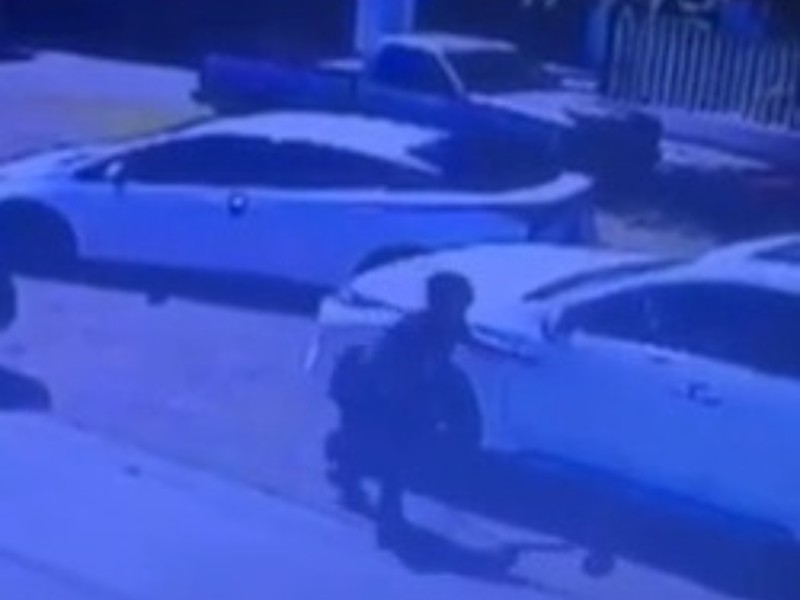 Roban camioneta a ex secretario de Salud
