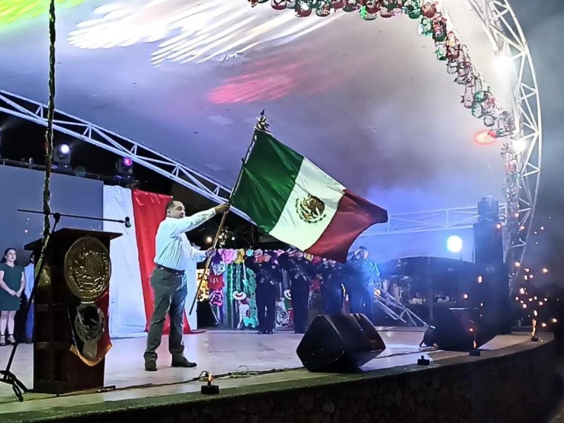 Roban casa de alcalde de Coxquihui durante celebración del grito