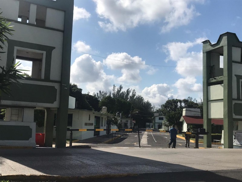 Roban escuela primaria de la boticaria