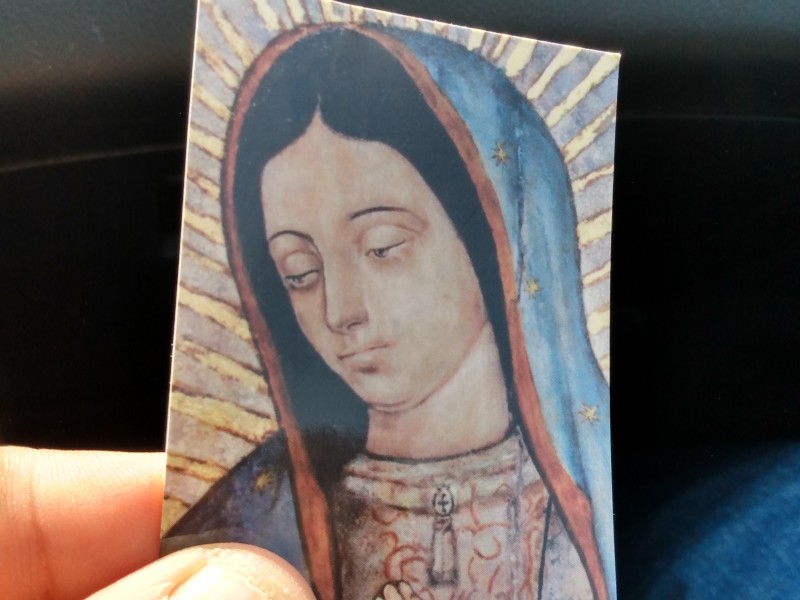 Roban estampillas de la Virgen Guadalupana para lucrar