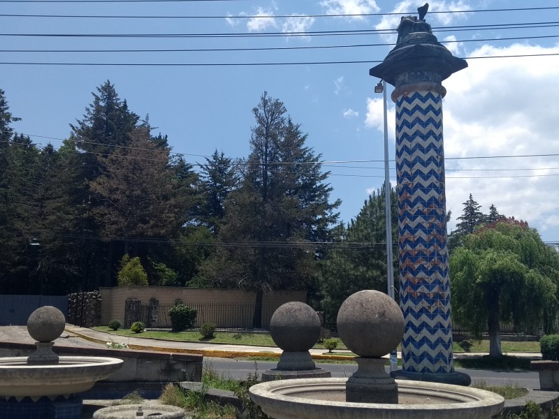 Roban monumento al águila en Almoloya de Juárez