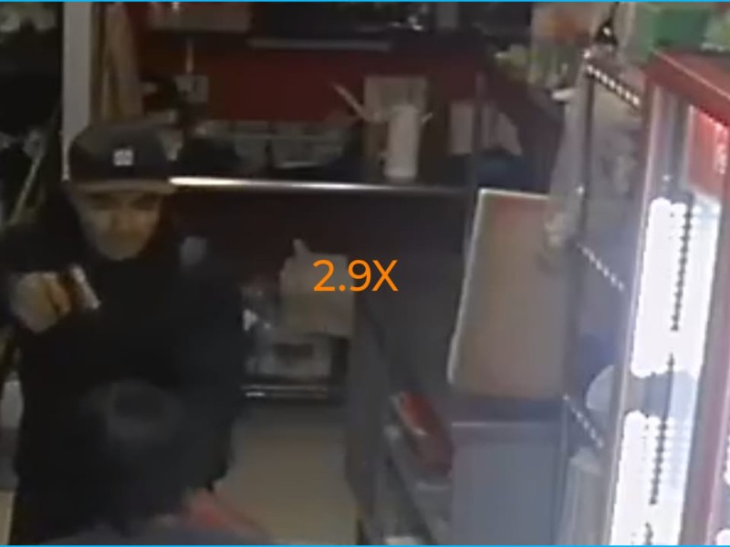 Roban restaurante en Av. Universidad, amenzaron al personal con armas de fuego
