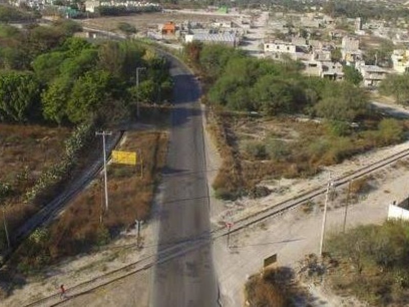 Roban señalética preventiva de constructora en Libramiento