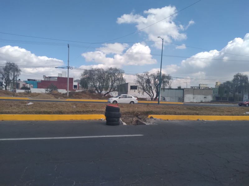 Roban tapas de coladeras  en Calzada al Pacífico