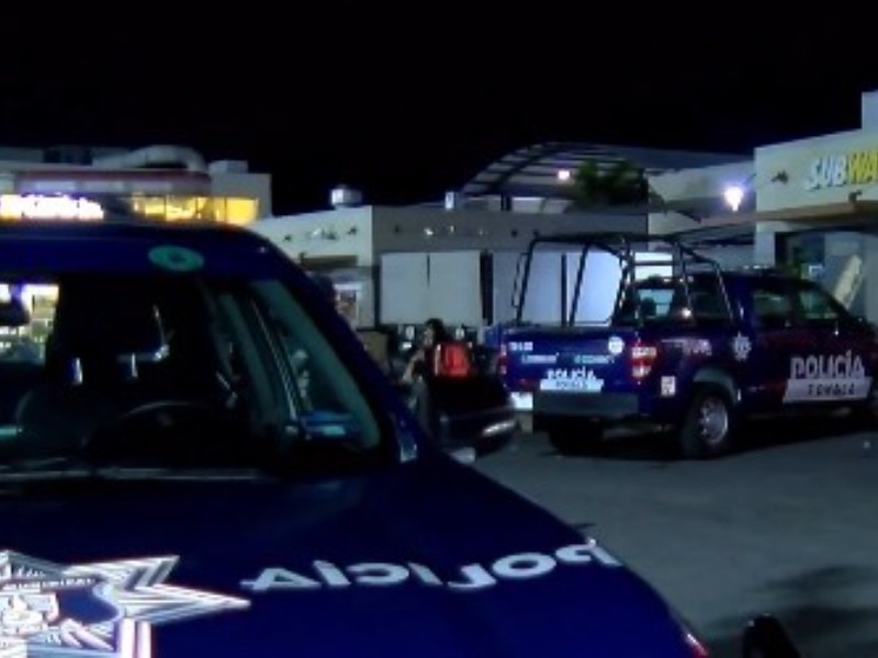 Roban tienda de autoservicio en plaza comercial de Tonalá