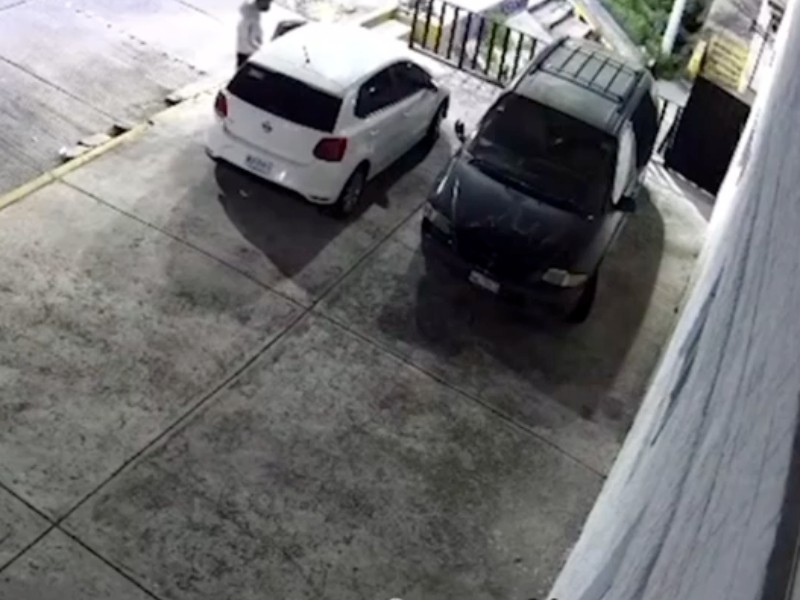 Roban vehículo en Tlalnepantla de Baz