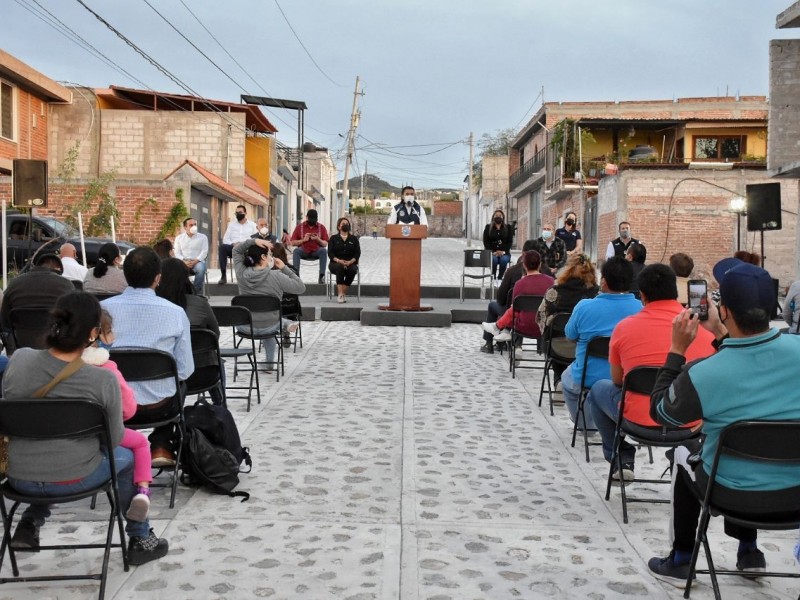 Roberto Sosa entrega obra de urbanización en Ampliación J.MTruchuelo