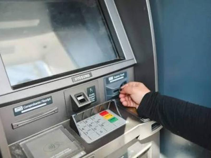 Trampas en cajeros automáticos ponen en riesgo el dinero de los usuarios