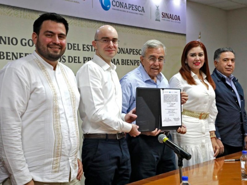 Rocha Moya firma convenio de bienpesca con Gobierno Federal