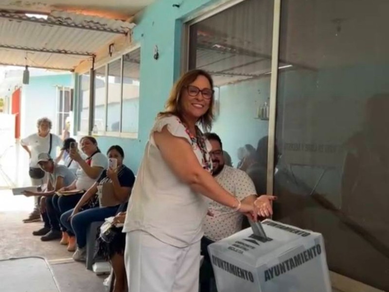 Rocío Nahle emite su voto e invita a participar