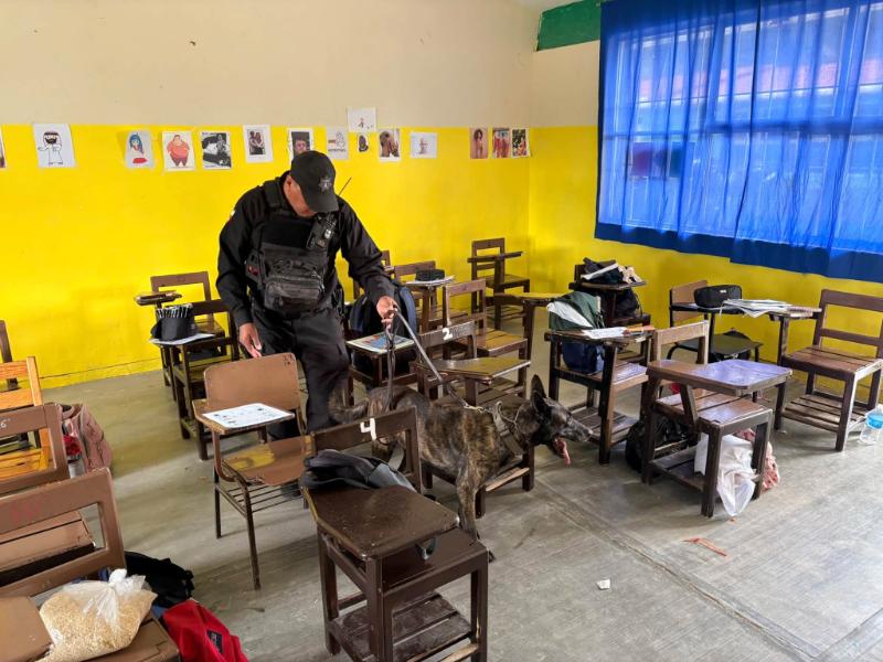 Rocky refuerza la prevención del delito en escuelas de Nochixtlán