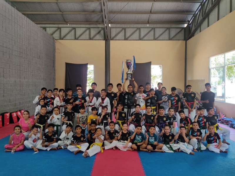Rolando García, pasión por formar campeones en el taekwondo