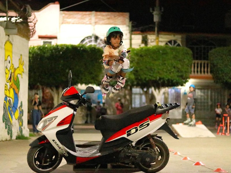 Romina busca conquistar sus sueños y al mundo en patines