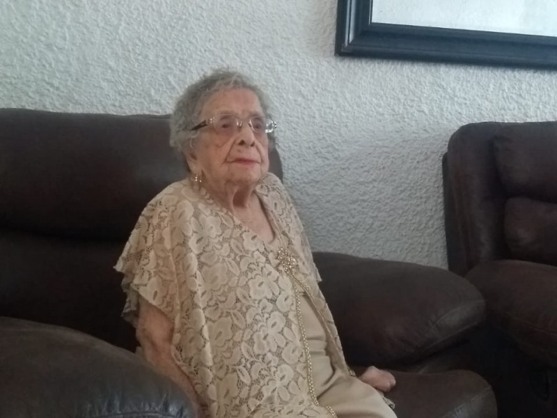 Rosa celebra sus 104 años de vida
