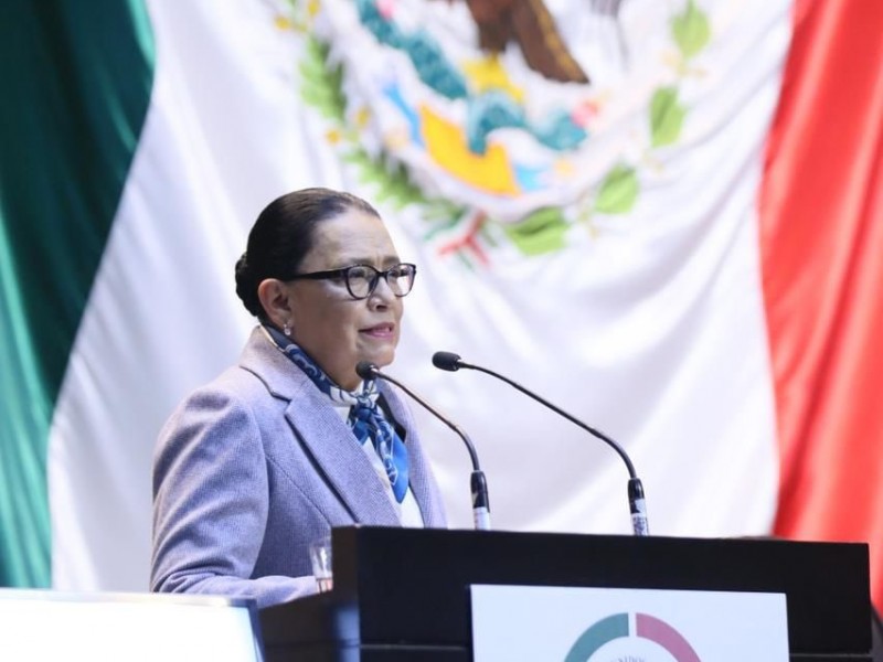 Rosa Icela defiende política 