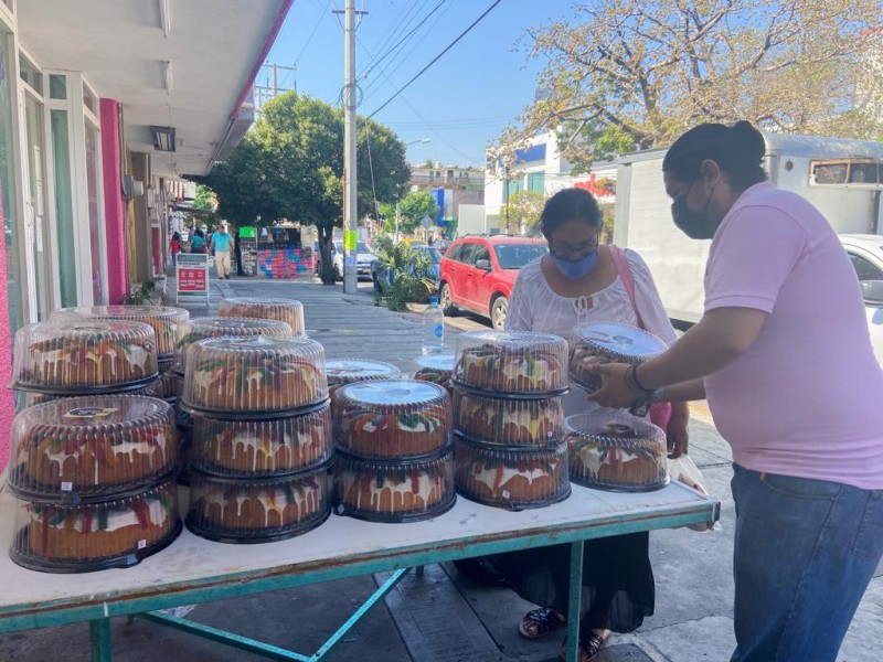 Rosca de Reyes se reinventa, ofrecen nuevos sabores y presentaciones