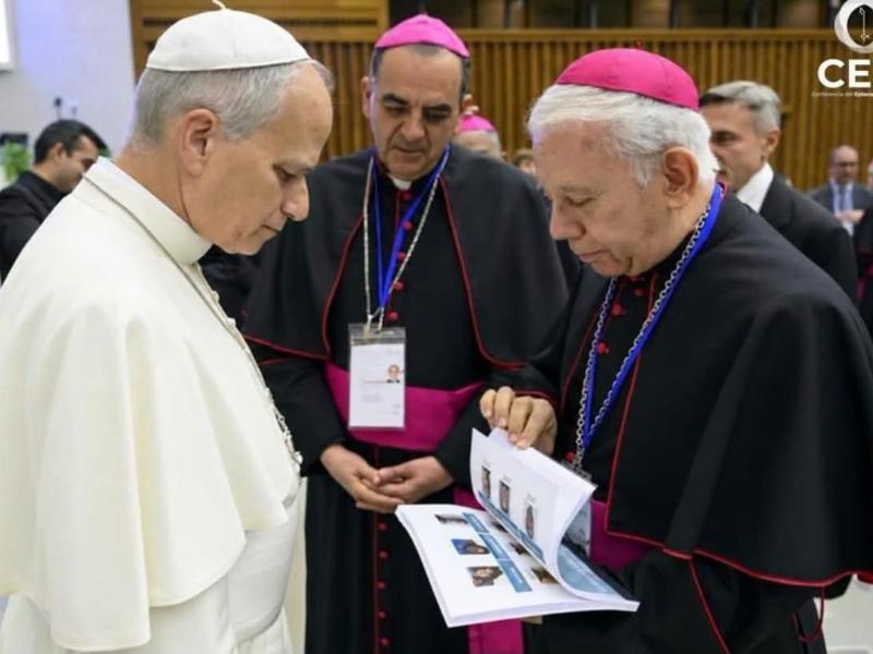 Rostros de 22 desaparecidos de Guanajuato llegan al papa León XIV
