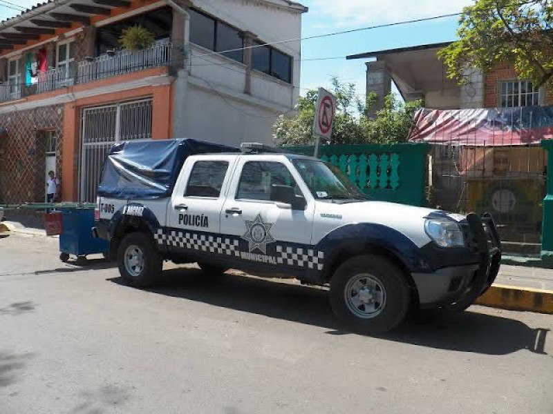 Rotan a policías municipales de Teocelo por posible covid