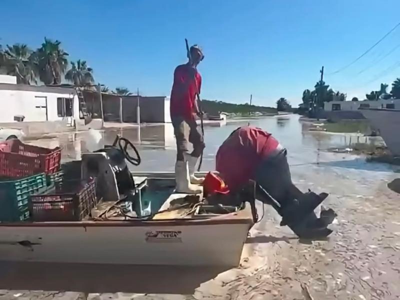 Ruptura de bordo provoca inundaciones en puerto San Carlos