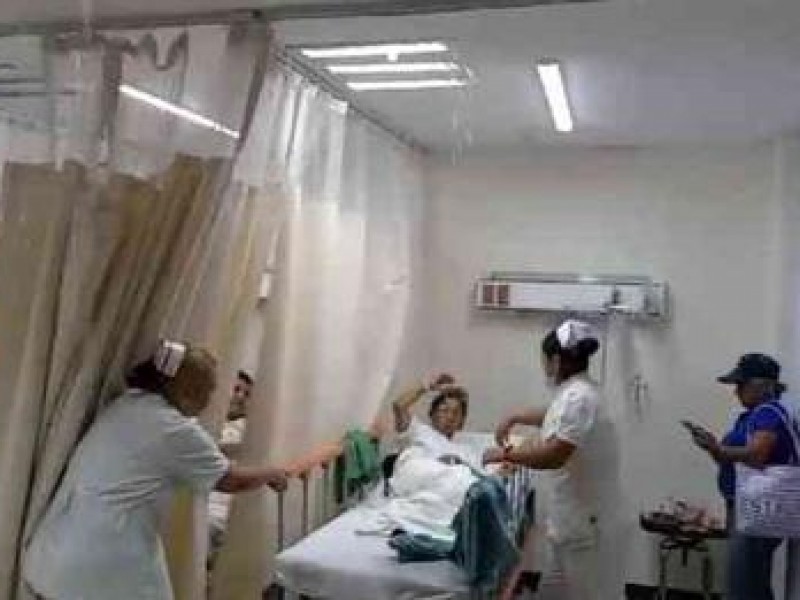 Ruptura de tubería genera afectación en hospital del ISSSTE