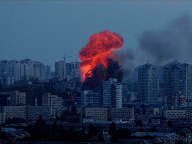 Rusia ataca Kiev con 400 drones y 40 misiles