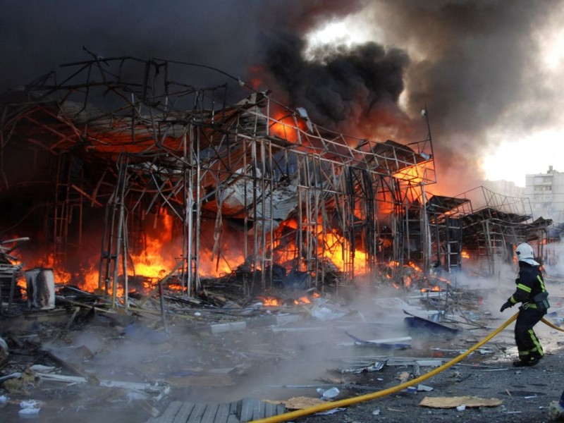 Rusia bombardea ciudades ucranianas en medio referéndum