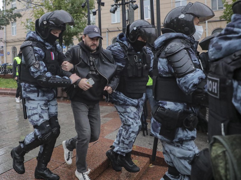 Rusia: centenares de detenidos contra la movilización de tropas