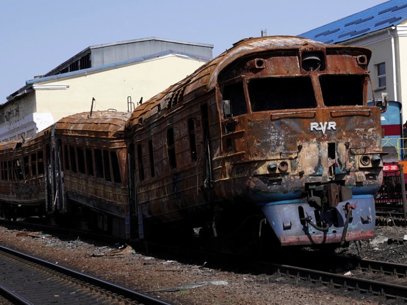 Rusia destruye infraestructura ferroviaria clave para suministro armamentista en Donbass