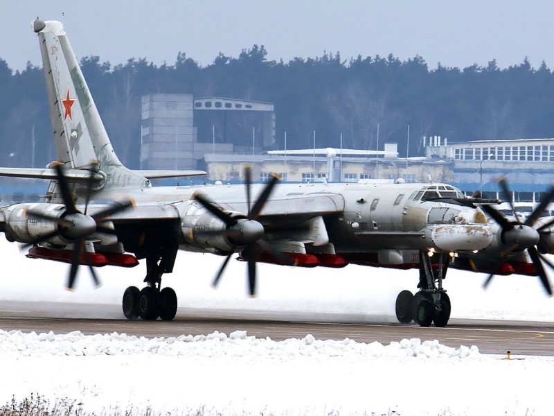 Rusia mantiene pruebas de su nuevo bombardero turbohélice Tu-95