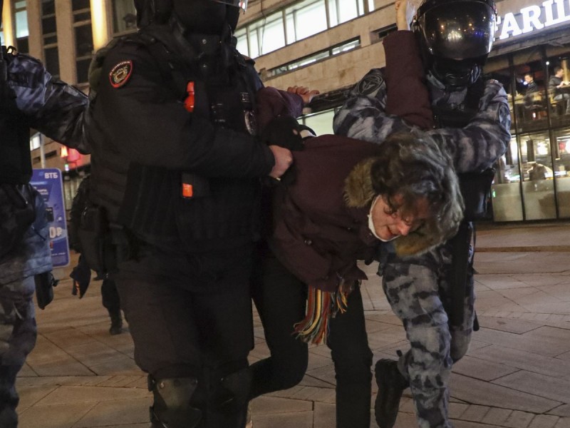 Rusia: más de 3 mil detenidos por protestar contra Guerra