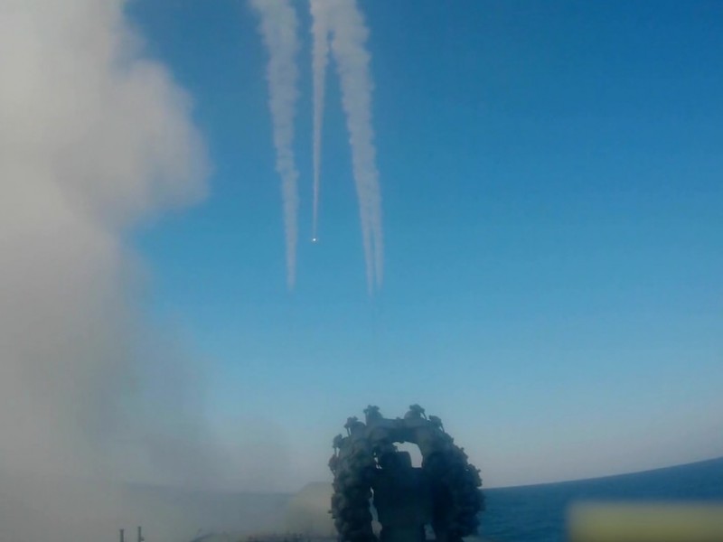 Rusia realiza lanzamiento consecutivo de misiles de alta precisión Kalibr