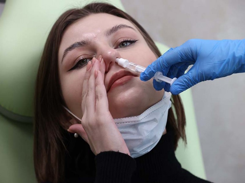 Rusia registra su vacuna nasal anti Covid-19