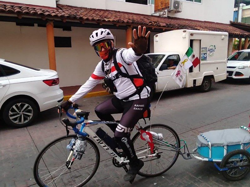 Ruta Lázaro-Panamá, ciclista promueve conciencia sobre el cáncer infantil