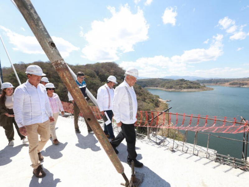 Rutilio Escandón acompaña a AMLO en supervisión de puente atirantado
