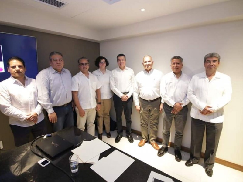 Rutilio Escandón sostuvo reunión con directivos de CFE