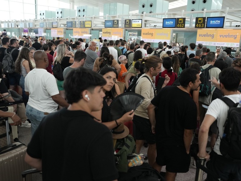 Sábado de caos en aeropuertos europeos