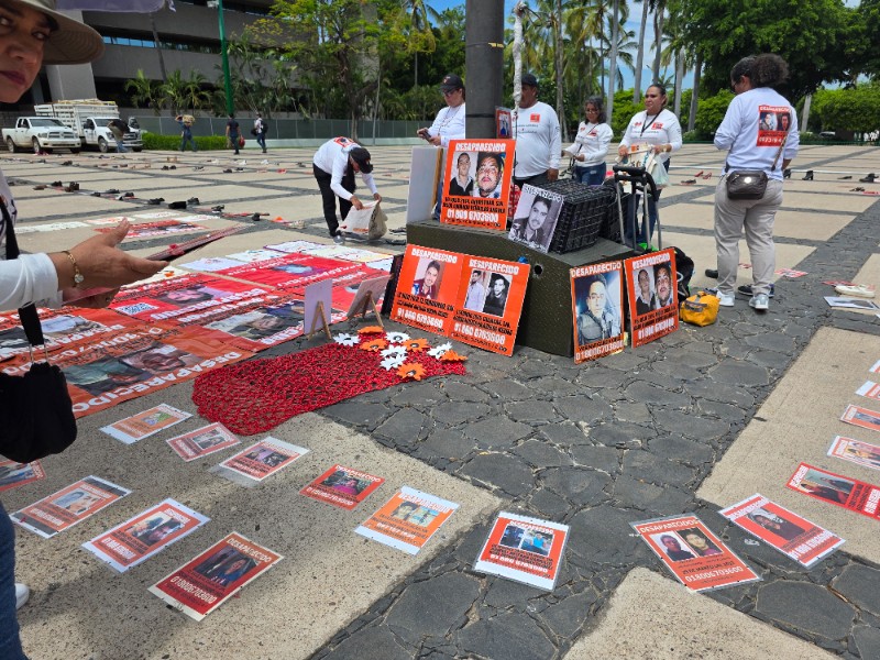 Sabuesos Guerreras protestan en Palacio de Gobierno