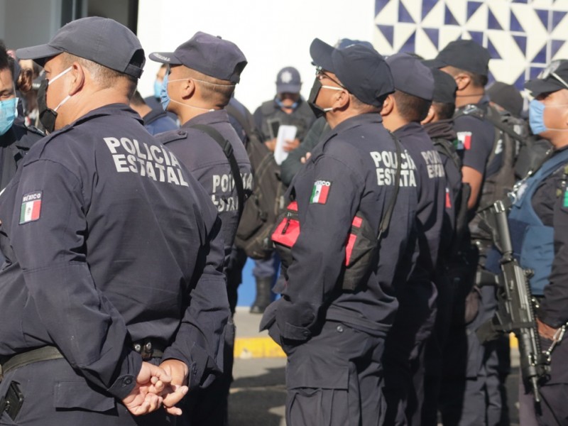 Salarios raquíticos y jornadas laborales exhaustivas para policías