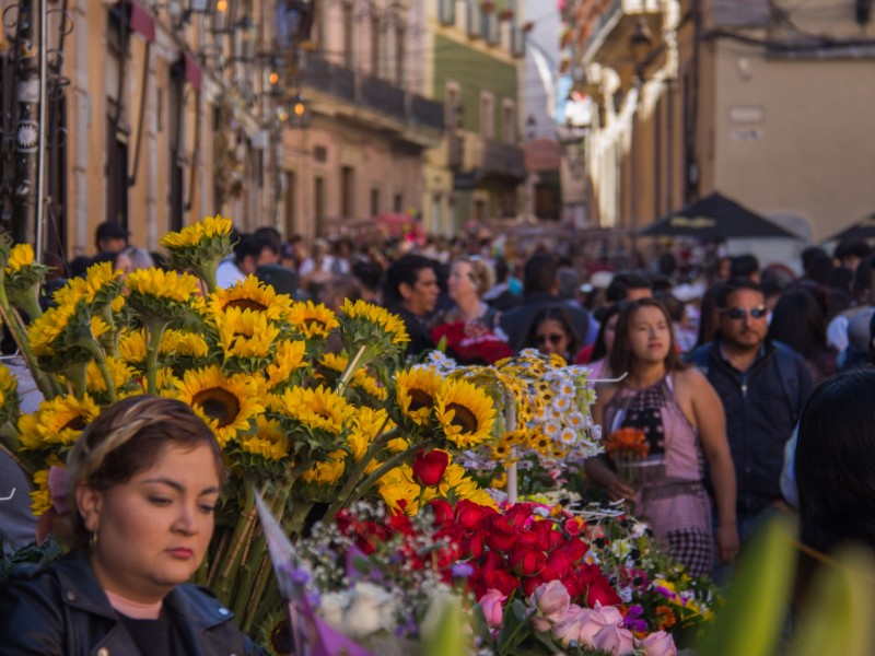 Saldo blanco el Día de las Flores en Guanajuato