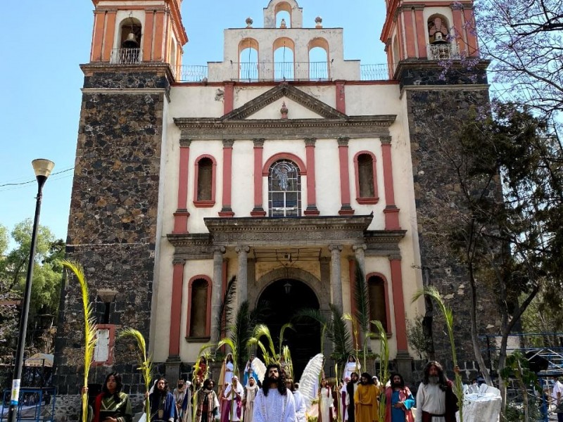 Saldo blanco en escenificación de domingo de ramos en Iztapalapa.