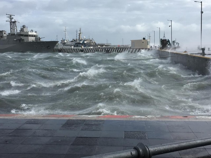 Saldo Blanco en Veracruz por Frente Frío 10