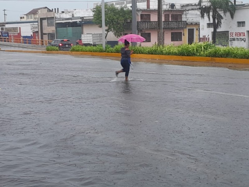 Saldo blanco tras lluvias en Puerto de Veracruz reporta PC