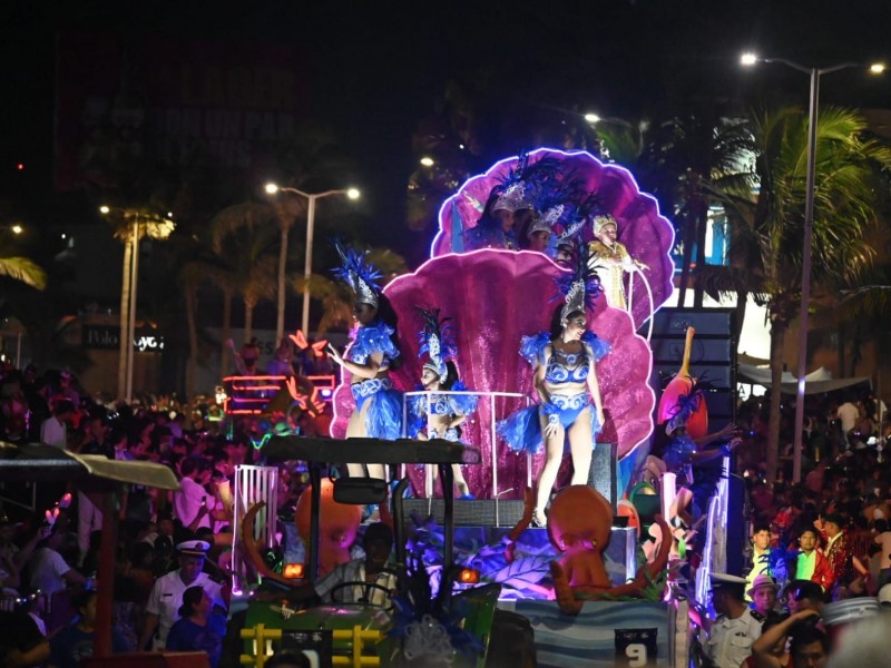 Saldo blanco tras primer desfile del Carnaval