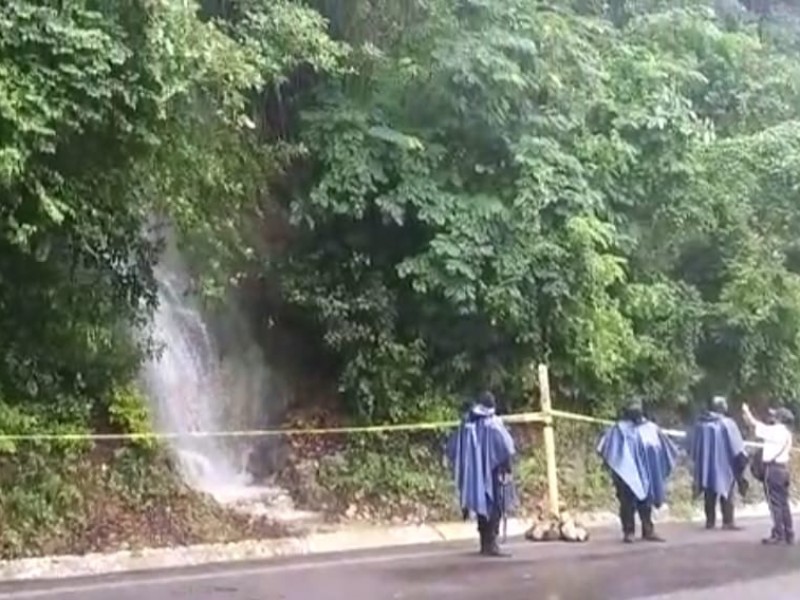 Sale cascada de Ixtapa, la clausuran para prevenir accidentes