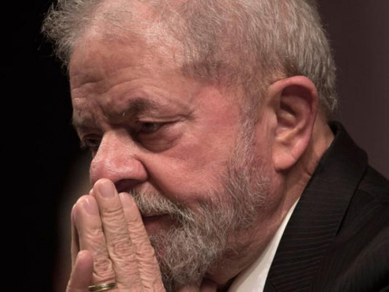 Sale Lula a despedir a nieto