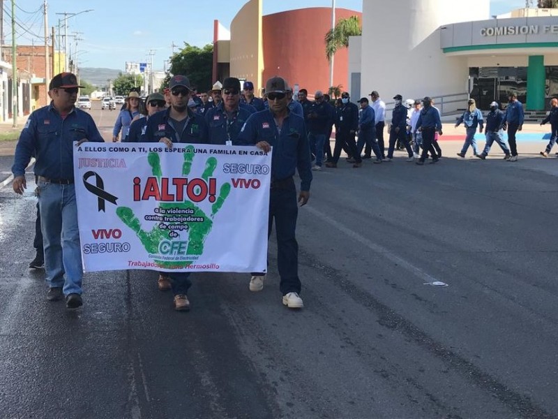 Sonora: Trabajadores de CFE  protestan por mayor seguridad