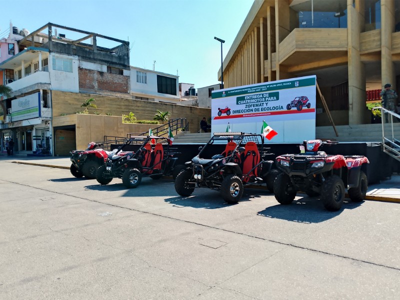 Salina Cruz refuerza seguridad municipal con entrega de equipamiento y unidades