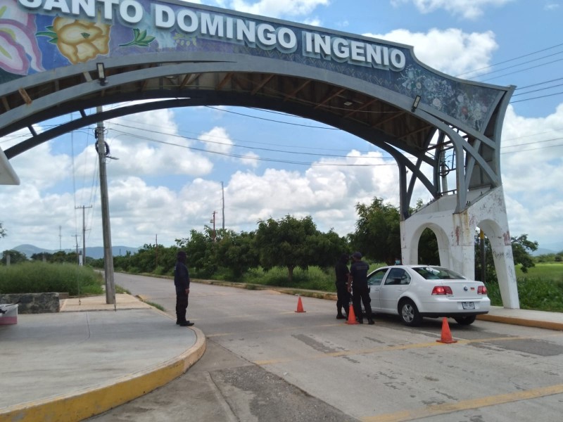 Salina Cruz y Santo Domingo Ingenio en semáforo rojo