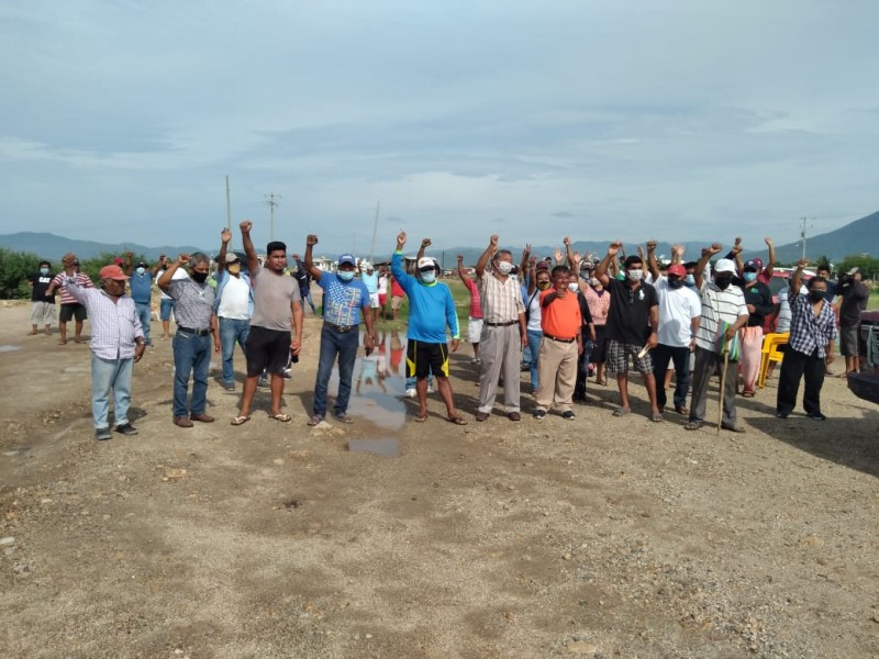 Salineros pierden 5 mil toneladas de producto debido al rompeolas