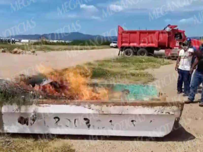 Salineros queman lancha, exigen obras en el Corredor Interoceánico